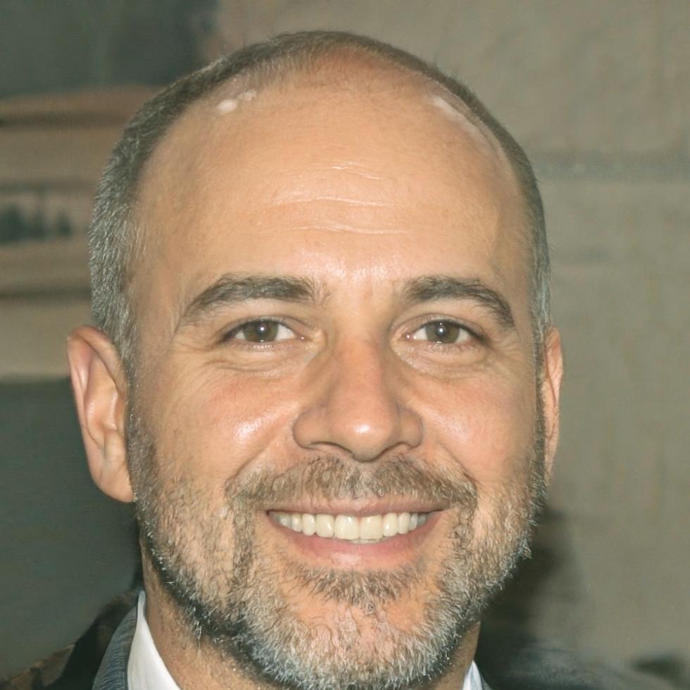 Retrato de Adrián Quevedo, participante del taller de energía solar